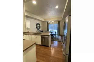 1713 Oak Hollow Ln, Neenah, WI 54956 - Photo 5