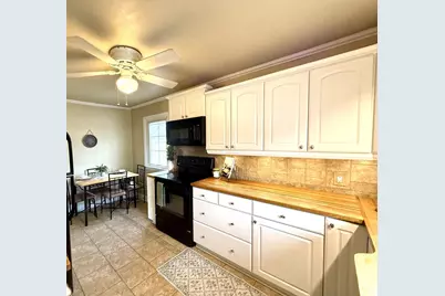 702 W 20th Avenue, Oshkosh, WI 54902 - Photo 3