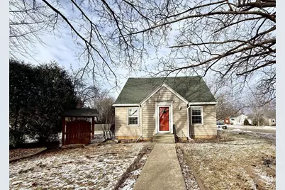 702 W 20th Avenue, Oshkosh, WI 54902 - Photo 1