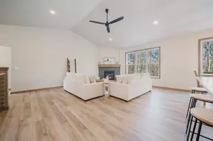 2564 N Stellita Cir, De Pere, WI 54115 - Photo 9