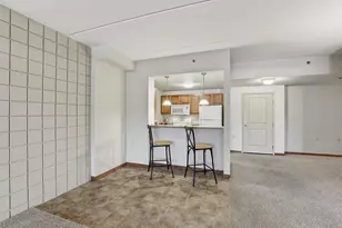 400 N Richmond St, Appleton, WI 54911 - Photo 11