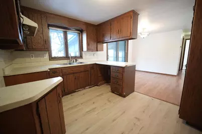 530 Lorraine Lane, Green Bay, WI 54311 - Photo 9