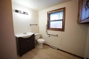 530 Lorraine Ln, Green Bay, WI 54311 - Photo 17