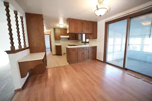 530 Lorraine Ln, Green Bay, WI 54311 - Photo 7