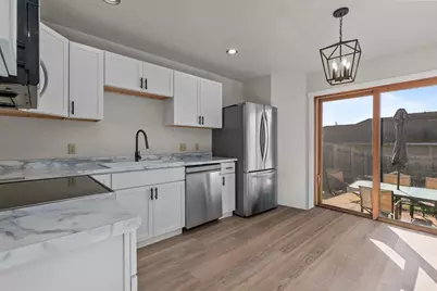 2457 Blake Court, Oshkosh, WI 54904 - Photo 5