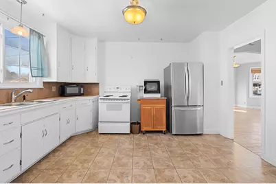 425 E Summer Street, Appleton, WI 54911 - Photo 11