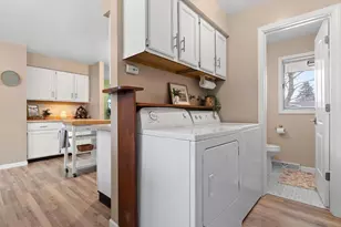 828 Robin Ln, Shawano, WI 54166 - Photo 17