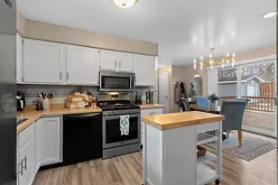 828 Robin Ln, Shawano, WI 54166 - Photo 11