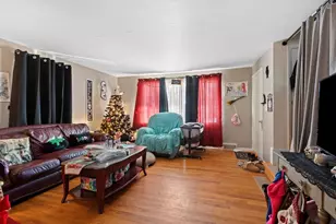 1312 S Riverdale Dr, Appleton, WI 54914 - Photo 5