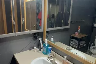 215 Theunis Dr, Wrightstown, WI 54180 - Photo 9