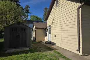 231 E Center St, Shawano, WI 54166 - Photo 21