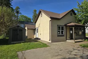 231 E Center St, Shawano, WI 54166 - Photo 17