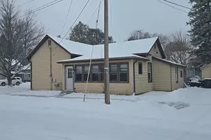 231 E Center St, Shawano, WI 54166 - Photo 11