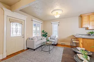 1424 E College Ave, Appleton, WI 54915 - Photo 3