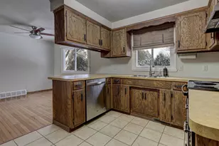 1807 E Wisconsin Ave, Kaukauna, WI 54130 - Photo 5