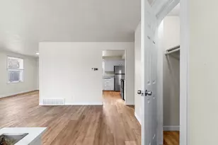 621 W 7th St, Kaukauna, WI 54130 - Photo 5