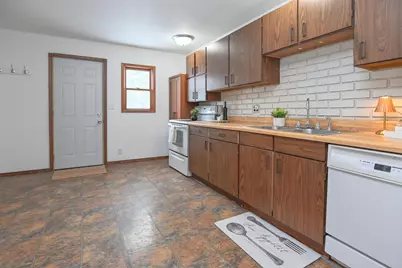 1129 S Chestnut Avenue, Green Bay, WI 54304 - Photo 13