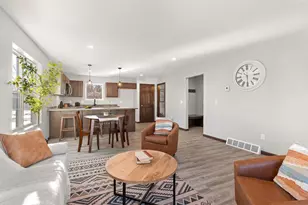 427 Scott St, Ripon, WI 54971 - Photo 9