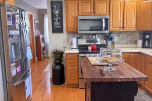 833 Woodland Cir, Waupaca, WI 54981 - Photo 3