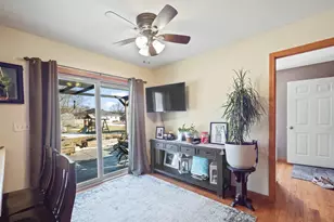 833 Woodland Cir, Waupaca, WI 54981 - Photo 5