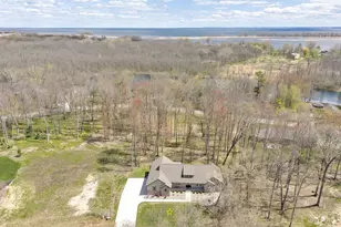 2442 Loxley Ct, Suamico, WI 54173 - Photo 43