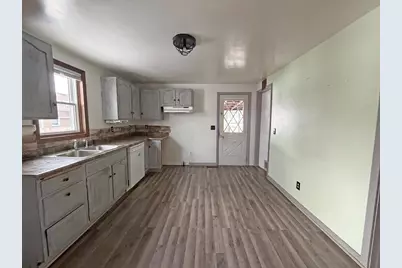 911 Carney Boulevard, Marinette, WI 54143 - Photo 3