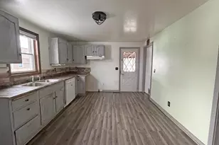 911 Carney Blvd, Marinette, WI 54143 - Photo 3