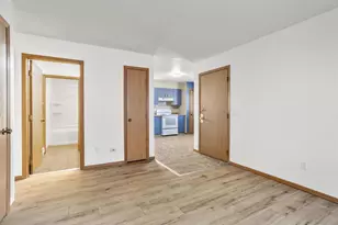 1007 Jackson St, Oshkosh, WI 54901 - Photo 7