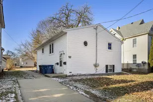 1007 Jackson St, Oshkosh, WI 54901 - Photo 1