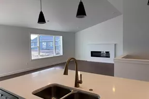 W5609 Tonys Way, Appleton, WI 54915 - Photo 5