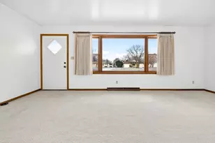 200 Prairie Ct, Fond du Lac, WI 54935 - Photo 5