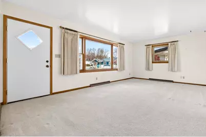 200 Prairie Court, Fond du Lac, WI 54935 - Photo 3