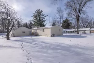 705 Cleveland Ave, Wild Rose, WI 54984 - Photo 3