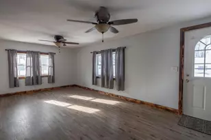 705 Cleveland Ave, Wild Rose, WI 54984 - Photo 17