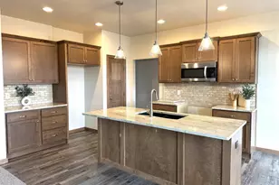 N9257 Breezy Way, Appleton, WI 54915 - Photo 5