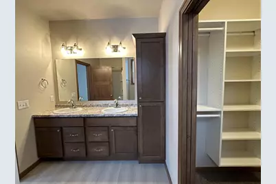 N9257 Breezy Way, Appleton, WI 54915 - Photo 11