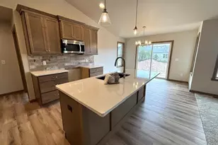 N9036 Cedar Ct, Menasha, WI 54952 - Photo 3