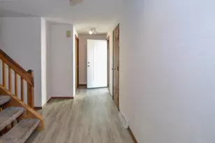 916 Square Terrace, Green Bay, WI 54313 - Photo 3