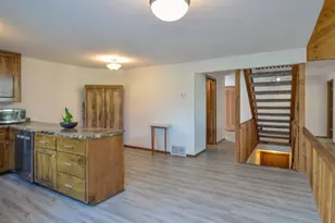 916 Square Terrace, Green Bay, WI 54313 - Photo 7