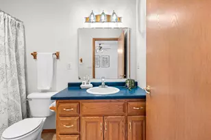 2374 Yolanda Cir, Green Bay, WI 54303 - Photo 23