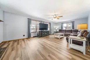 9866 State Hwy 22, Waupaca, WI 54981 - Photo 5