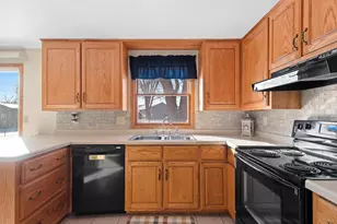 1865 Bond St, Green Bay, WI 54303 - Photo 11
