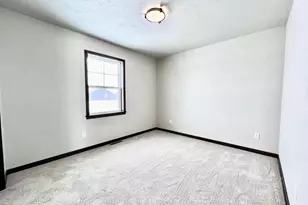 2040 Red Fox Ln, Kaukauna, WI 54130 - Photo 13