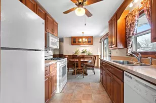 1713 Bentwood Dr, Green Bay, WI 54303 - Photo 5