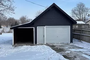 215 N Madison St, Waupun, WI 53963 - Photo 3