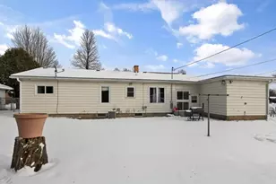 625 Dawes St, Marinette, WI 54143 - Photo 3