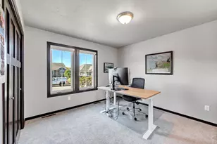 3347 Largo Ridge Dr, Green Bay, WI 54311 - Photo 7