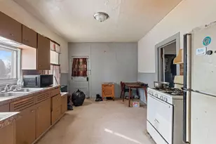 945 Velp Ave, Green Bay, WI 54303 - Photo 5