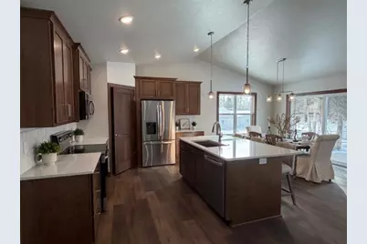 1921 Lone Grove Avenue, Green Bay, WI 54303 - Photo 7