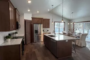 1921 Lone Grove Ave, Green Bay, WI 54303 - Photo 7